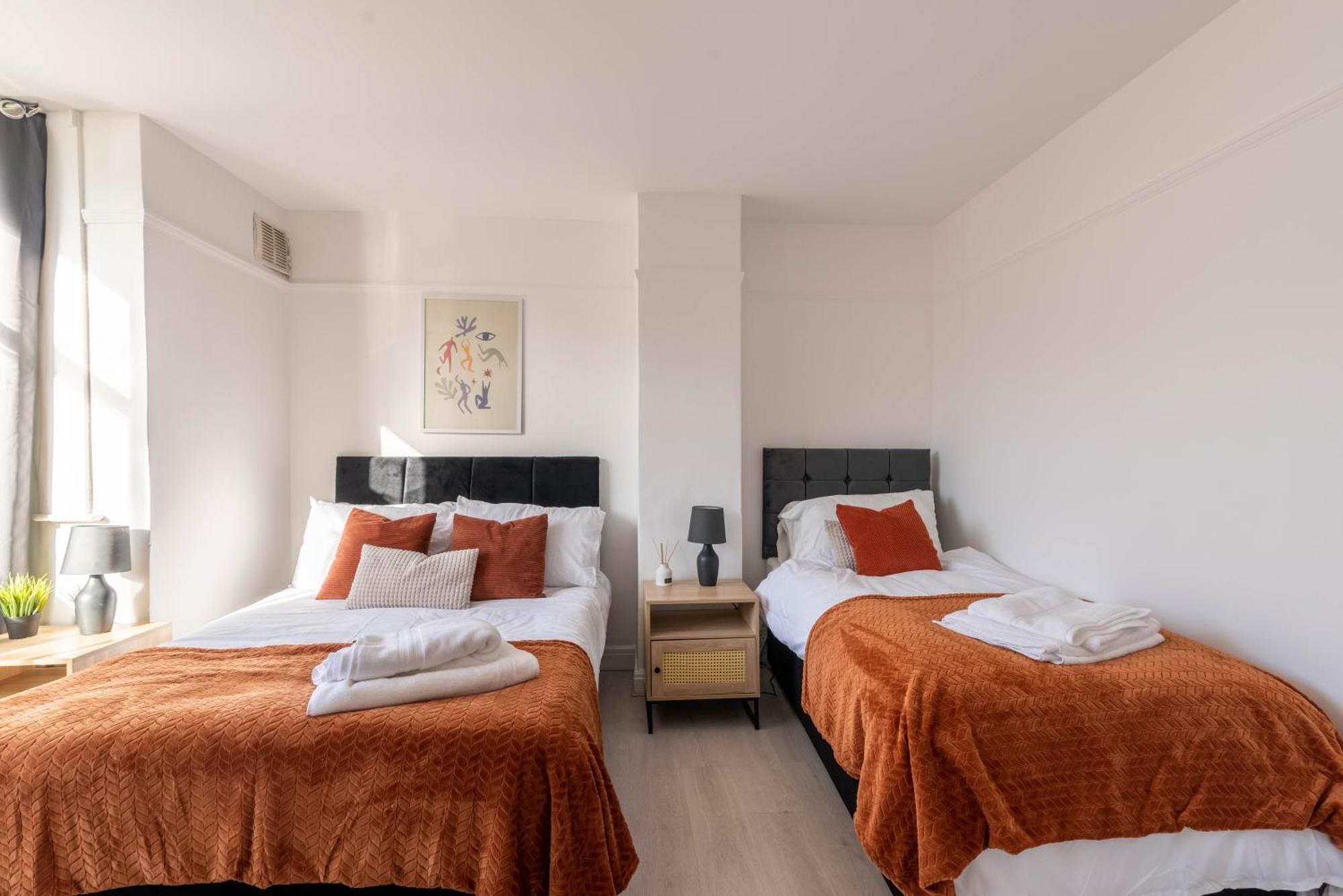 Ivy House - 3 Bedroom House - Contractor Сasa de vacaciones *
